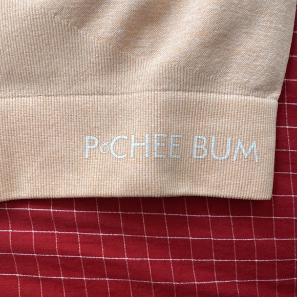 Athletic top Pchee bum cropped top short sleeve peachy color. - Picture 3 of 4